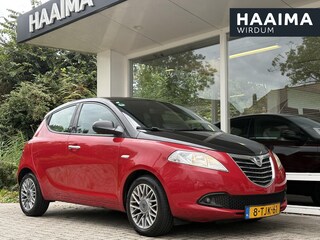 Lancia Ypsilon 0.9 TwinAir Silver Plus | Two Tone | Weinig kilometers | Airconditioning