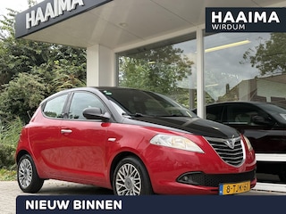 Lancia Ypsilon 0.9 TwinAir Silver Plus | Two Tone | Weinig kilometers | Airconditioning