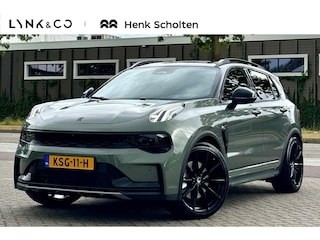 Lynk & Co 01 276PK More | HEICO 21" Wielen | HEICO Verlagingsveren | 360 Graden Camera | Harman Kardon | Panoramadak | Elektrisch bedienbare voorstoel met geheugen | Keyless Entry | Getint glas | Adaptieve Cruise Control | Dodehoekassistent | Sfeerverlichting | Stuurwielverwarming | Stoelverwarming