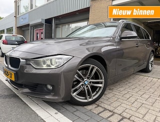 BMW 320i High Executive HUD SPORT STOELEN LEER NETTE AUTO NAP