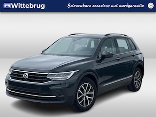 Volkswagen Tiguan 1.5 TSI 150 pk Life / Voorstoelen, verwarmbaar / Achteruitrijcamera / Bluetooth Telefoonvoorbereiding 17'' LMV trans