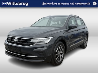 Volkswagen Tiguan 1.5 TSI 150 pk Life / Voorstoelen, verwarmbaar / Achteruitrijcamera / Bluetooth Telefoonvoorbereiding 17'' LMV trans