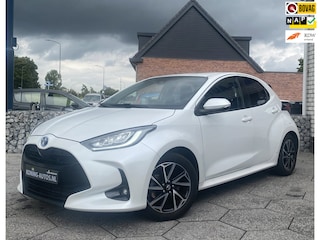 Toyota Yaris 1.5 Hybrid Dynamic/ Virtual CP/ DriveAssist/ CarPlay/ Fabrieksgarantie/ NAP/ Dealeronderhouden