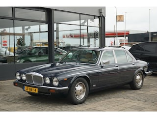 Daimler Double Six 5.3 V12 VandenPlas
