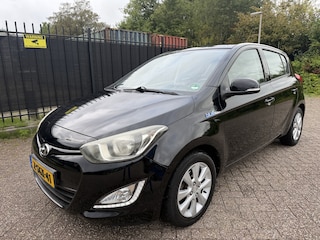 Hyundai i20 1.2i i-Deal 5 Drs Airco/LMV/StrBkr