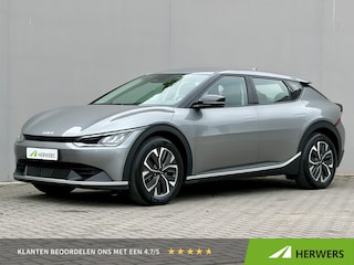 Kia EV6 Edition 77.4 kWh / Fabrieksgarantie tot 16-04-2032 / Android Auto & Apple Carplay / Navigatie / Cruise Control Adaptief / Climate Control / DAB / Draadloze Telefoonlader / Camera / Parkeerassistent / 19" Lichtmetalen Wielen / Keyless entry & start /