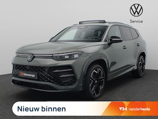 Volkswagen Tayron 1.5 eHybrid R-Line Edition 272PK DSG SOH 100%, Panoramadak, Trekhaak, Head-Up Display, Black Style, 20" LM Velgen, 360gr. Camera, Harman Kardon Audio, Side Assist