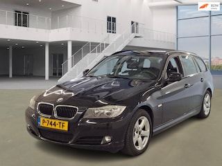 BMW 3-serie Touring 318i Luxury Line AIRCO CRUISE TREKHAAK