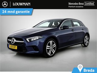 Mercedes-Benz A-klasse 250 e Business Solution Luxury Limited Ledverlichting | Stoelverwarming voor | Sfeerverlichting | Parkeerpakket met achteruitrijcamera. Inclusief 24 maanden Mercedes-Benz Certified garantie voor Europa.