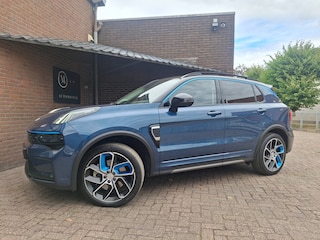 Lynk & Co 01 1.5 Panoramadak / Carplay / 360 Camera / Stoelverwarming / Navigatie / Bluetooth / Sound System / Adaptief Cruise