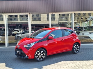 Toyota Aygo 1.0 VVT-i 5D x-joy | Apple CarPlay/Android auto, Lichtmetalen velgen, Airco, In hoogte verstelbare stoel, Parkeercamera