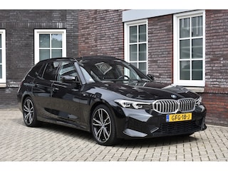 BMW 320 320e |Panoramadak|Trekhaak| Wij zijn op afspraak geopend! Graag bellen voor uw komst.