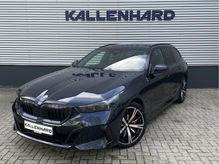 BMW 5-serie Touring 550e xDrive - M-Sport Pro - Comfortzetels - Pano - Trekhaak - Head-up