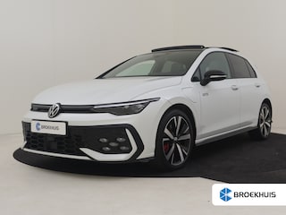 Volkswagen Golf 1.5 TSI eHybrid 200 kW GTE | Head-up display | Glazen panorama-dak | Rondomzicht Camera | IQ lights | App Connect |  Stoel/stuurverwarming | Dodehoek detectie | Climate control | Stoel ventilatie | DAB | 18"LMV