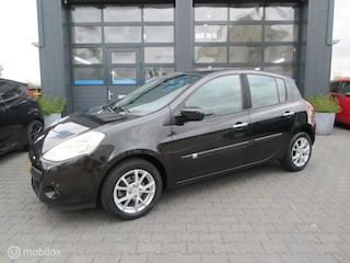 Renault Clio 1.2 Collection 5drs Airco Stoelverwarming Sportief