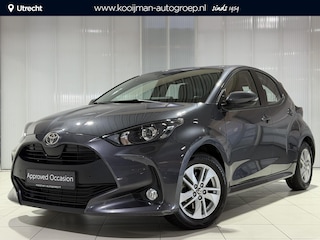 Toyota Yaris 1.5 Hybrid 115 Business Stoel/stuurwielverwarming , Parkeersensoren voor en achter , Camera , All Season banden met lm velgen , BTW auto
