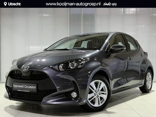 Toyota Yaris 1.5 Hybrid 115 Business Stoel/stuurwielverwarming , Parkeersensoren voor en achter , Camera , All Season banden met lm velgen , BTW auto