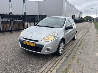 Renault Clio 1.2 Special Line Navigatie, Parrot Carkit