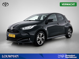 Toyota Yaris 1.5 Hybrid 115 Dynamic Comfort Pack | BTW voertuig | Dodehoek detectie | Stoel+Stuurverwarming | Parkeersensoren voor+achter | Draadloze telefoonlader | Climate Control | Cruise Contol | Navigatie | Apple CarPlay/Android Auto |