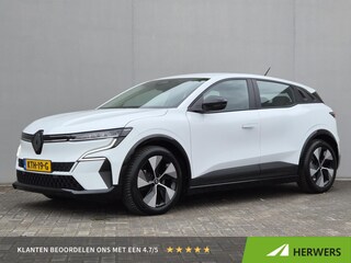Renault Mégane EV40 Boost Charge Equilibre / SOH 94% / Dealer onderhouden / CCS snelladen / Warmtepomp / All season banden / Navigatie via Apple Carplay of Android Auto / Cruise control / Stuur- & Stoelverwarming / Achteruitrijcamera /
