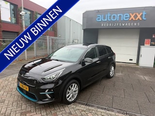 Kia Niro e-Niro DynamicPlusLine 64 kWh AIRCO I NAV I LEDER INERIEUR I OPEN DAK I 1e EIGENAAR I COMPLETE ONDERHOUDSHISTORIE I SOH 95,3% MET 12 MAANDEN ALL-IN GARANTIE