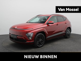 Hyundai Kona Long Range Pure Edition 64.8 kWh | 510 km actieradius | Stoel verwarming | Stuurverwarming | Achteruitrijcamera | Lichtmetalen velgen |