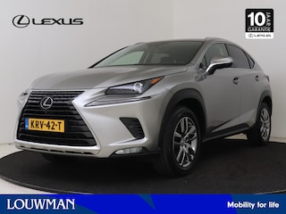 Lexus NX 300h AWD Business Line | Dealer Onderhouden | Schuif/kantel Dak | Lederen bekleding | Elektrisch Verstelbare stoel | Stoelverwarming | Adaptive Cruise Control | Elektrische achterklep | Navigatie | Climate Control