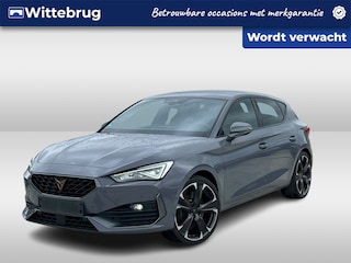 Cupra Leon 1.4 e-Hybrid 245pk Performance DSG Automaat / Navigatie / APP / LED / Park Assist / Camera / LM 19 inch / Digital cockpit