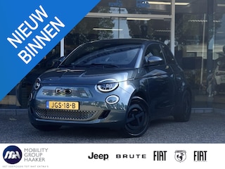 Fiat 500 Giorgio Armani Edition 42 kWh | Carplay | Leer | Panoramadak |