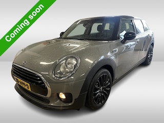 Mini Clubman 1.5 136PK Automaat Cooper Business Ed. / Panoramadak / Lmv. / Cruise ctr. / Navigatie / Airco-ecc. / Apk 02-2027