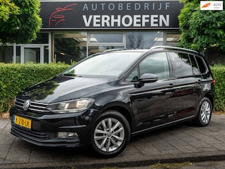 Volkswagen Touran 1.6 TDI SCR Connected Series 7p | AUTOMAAT | NAVIGATIE | CRUISE / CLIMATE | SPRAAKBEDIENING | APK TOT 2027
