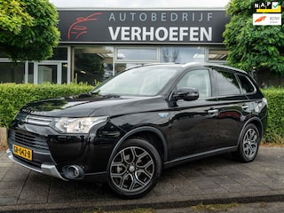 Mitsubishi Outlander 2.0 PHEV Instyle + | X-LINE | AUTOMAAT | PANORAMA | PARKEERCAMERA | XENON | LEDER | STOELVERWARMING | NAVI
