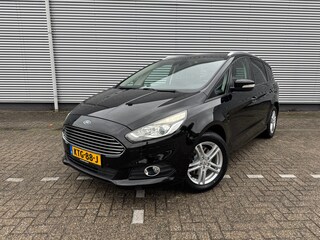 Ford S-MAX 1.5 Titanium 7p. Airco,Stoelverwarming,Parksensoren,afn.trekhaak,