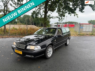 Volvo V70 2.5 T Exclusive ZO INGERUILD DUS ZO WEG PRIJSJE