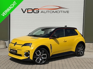 Renault 5 comfort range iconic cinq 52 kWh / SOH 98% / Snellader / Navigatie / 18" / Harman Kardon / Adaptive cruise / Parkeer Camera /  Clima / Keyless