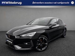 Cupra Leon 1.4 e-Hybrid 204pk DSG Performance / Kuipstoelen / Stuur & Stoelverwarming / Camera / Full Link / Navigatie / 18" LMV