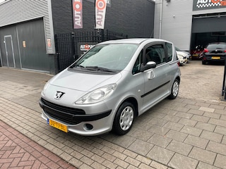 Peugeot 1007 1.4 Sesam Urban Trekhaak NAP APK 1 Jaar