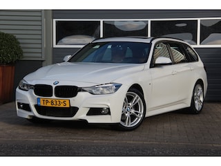 BMW 3-serie Touring 318i M Sport | 2E EIGENAAR | PANO-DAK | LEDER | HARMAN-KARDON | SPORTONDERSTEL | STOELVERW | NAVI | PDC | LED
