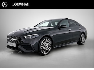 Mercedes-Benz C-klasse 300 e 140 Years Edition | AMG Line Premium Plus | Nightpakket | Trekhaak | Panoramaschuifdak | Middenconsole metaalstructuur | GUARD 360° Plus | Warmtewerend, donkergetint glas | Burmester® 3D surround sound system | 19" multispaaks lichtmetalen AMG-velgen |