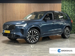 Volvo XC90 T8 AWD Recharge Ultra Dark | Vol! | Bowers & Wilkins | Luchtvering | Stoelventilatie | Trekhaak | All Season banden | 360 Camera | Head-Up Display | Stoelmassage | 455pk | Adaptieve Cruise Control | Stoelverwarming voor+achter | Stuurwielverwarming | Schuifdak | 21 Inch | Full LED  Meesturende koplampen | Gelamineerde/geluidwerende zijruiten | Pilot Assist | BLIS Dode Hoek Detectie | Alcantara hemelbekleding | Lederen handgrepen en zonnekleppen | Elektrische voorstoelen geheugen | Nappa Lederen bekleding | Zitting verlenging voorstoelen | Lederen Dashboard | Google Infotainment | Keyless Drive | Parkeersensoren voor+achter | Elektrisch bedienbare achterklep | Geïntegreerde zongordijnen achterportieren | Geïntegreerd kinderzitje achterin | Verlichte instaplijsten | 7-Persoons | 4-Zone Climate Control | DAB Radio | Apple Carplay/Android Auto | Alarm Klasse III | Draadloos telefoon opladen | Volvo On Call met mobiele App functie | Denim Blue Metallic |