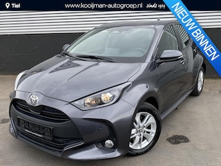 Toyota Yaris 1.5 Hybrid 115 Business Parkeersensoren rondom, Stoelverwarming, Achteruitrij camera, Adaptieve cruise control, Apple CarPlay/Android Auto