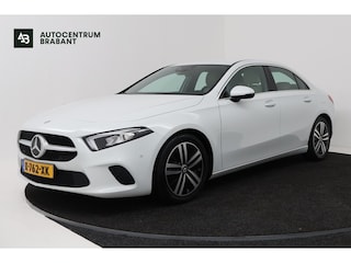 Mercedes-Benz A-klasse 180 Business Solution Luxury (SFEERVERLICHTING, STOELVERWARMING, 1e EIGENAAR, ACHTERUITRIJ