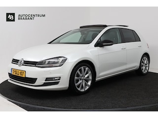 Volkswagen Golf 1.4 TSI ACT Highline (PANORAMADAK, TREKHAAK, CAMERA, STOELVERWARMING, NAVIGATIE, PARKEERSE