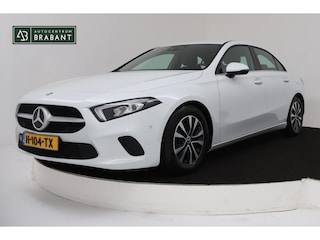 Mercedes-Benz A-klasse 180 Business Solution (NAVIGATIE, CAMERA, STOELVERWARMING, CRUISE, PDC, NL-AUTO, GOED ONDE