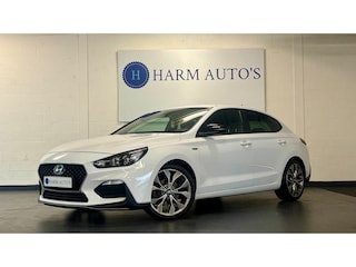Hyundai i30 Fastback 1.4 T-GDI N Line 140pk LED / PDC / Cuise / Lane / '18'