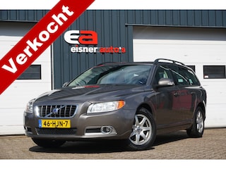 Volvo V70 2.5T Momentum Automaat | LEDER | TREKHAAK | NL AUTO | OPEN DAK |