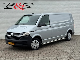 Volkswagen Transporter 2.0 TDI L2H1 28 Highline Trekhaak 3 Zits Pdc v+a Navigatie Cruise Lat om Lat