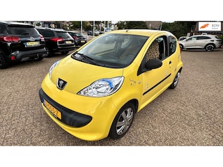 Peugeot 107 1.0-12V XR