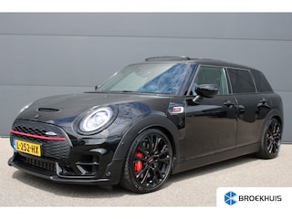 Mini Clubman 2.0 JCW 306pk ALL4 Thunder Pack | Automaat | Navigatie | Panorama/schuifdak | H&K | Verlaagd | Camera | Stoelverwarming |
