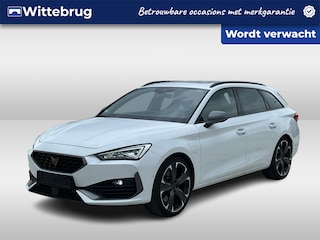 Cupra Leon 1.4 e-Hybrid Performance / Pano / Elek. Bestuurdersstoel met memory / Achteruitrijcamera / CarPlay